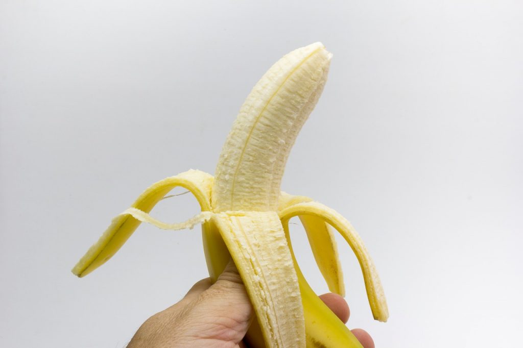 Советы хозяюшкам: 3 необычных способов использовать банановую кожуру