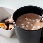 Рецепт вкусного горячего шоколада для поднятия настроения