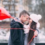 6 идей, как провести свидание в сезон праздников