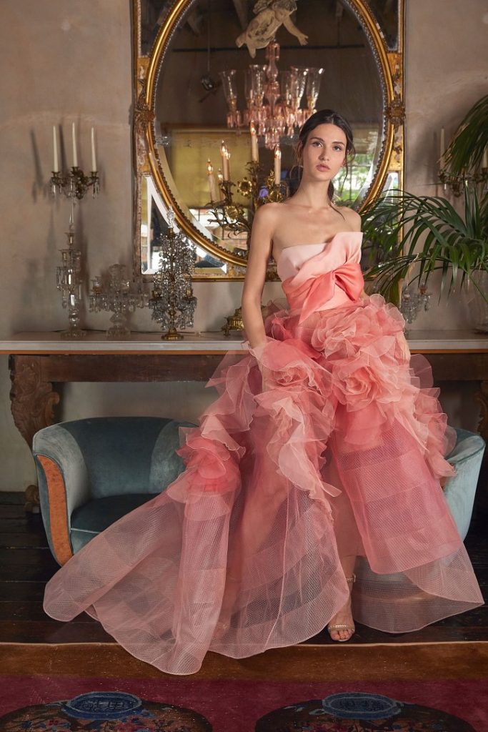 Модный дом Marchesa демонстрирует круизную коллекцию 2020 года 