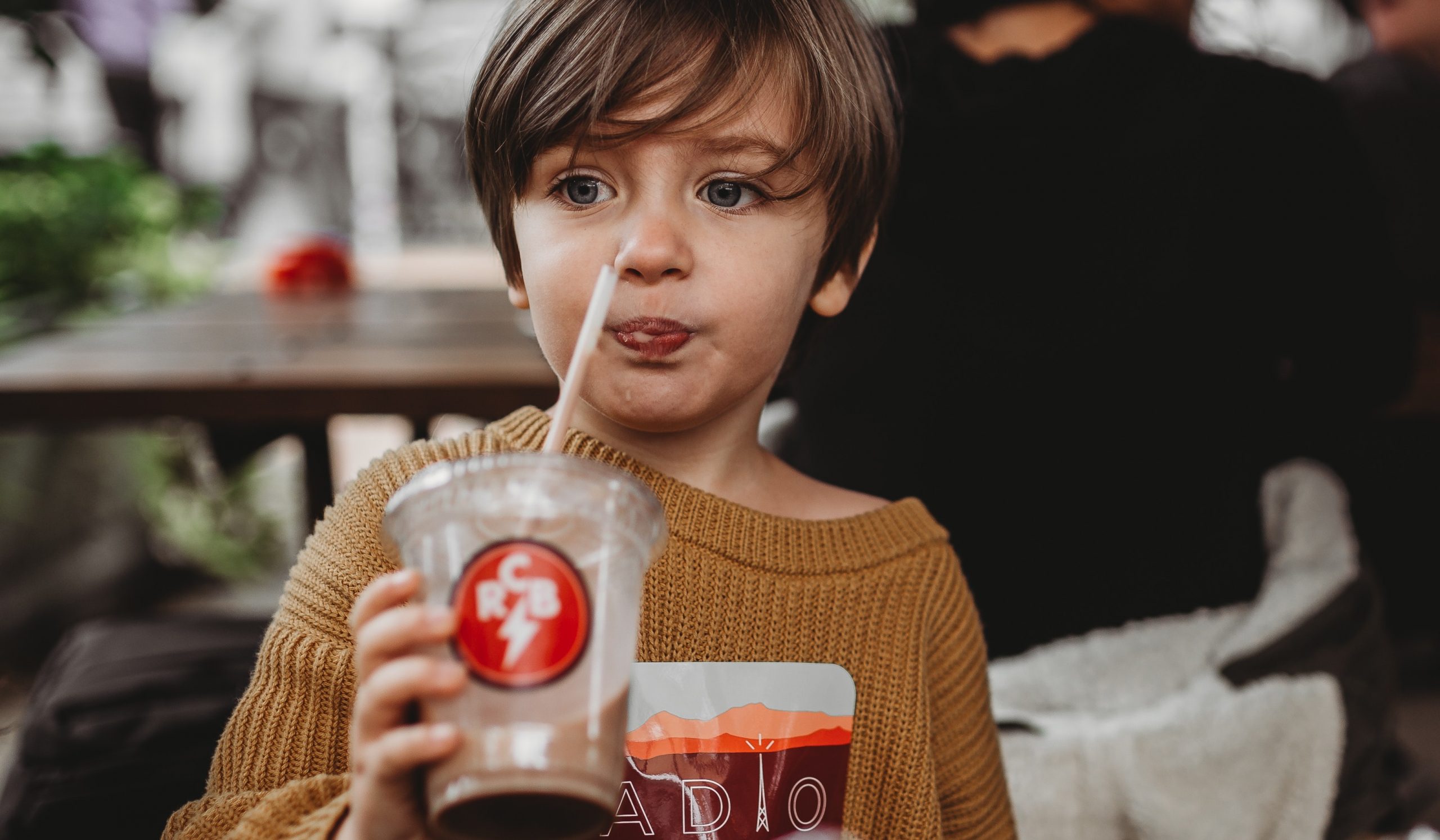 Можно ли давать ребёнку пить кофе и в каком возрасте?