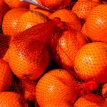 Неожиданная причина, почему апельсины продают в красных мешочках
