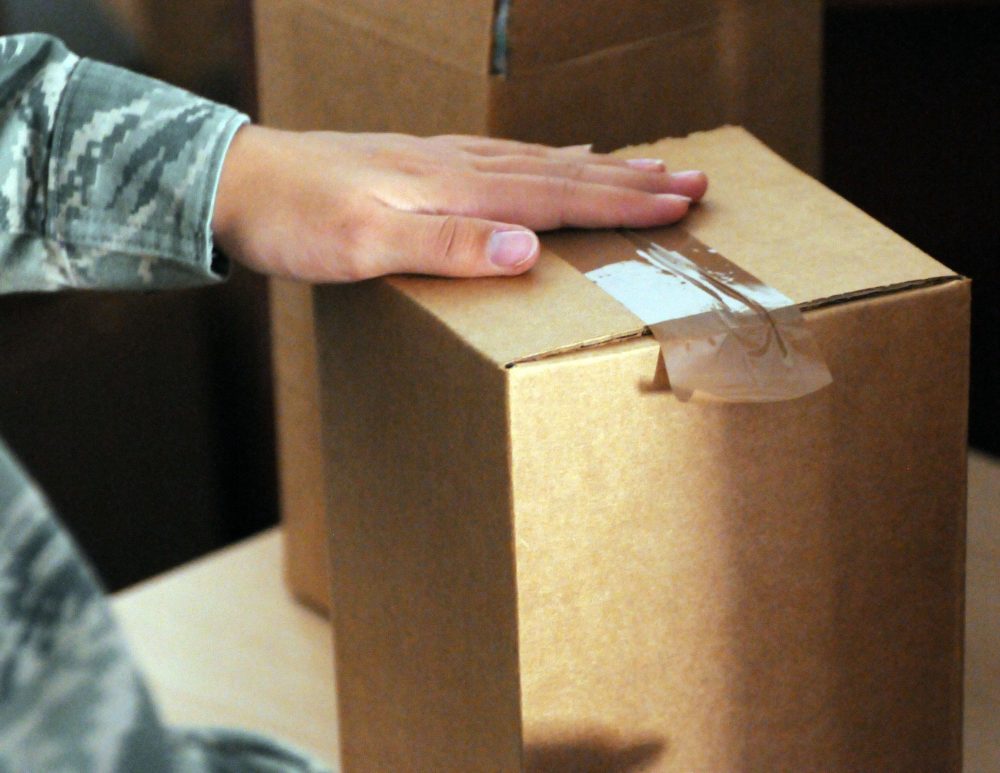 Нужно ли дезинфицировать упаковочную коробку?