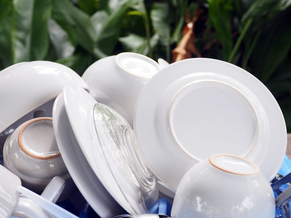 Большинство моющих средств не дезинфицируют посуду: что делать?