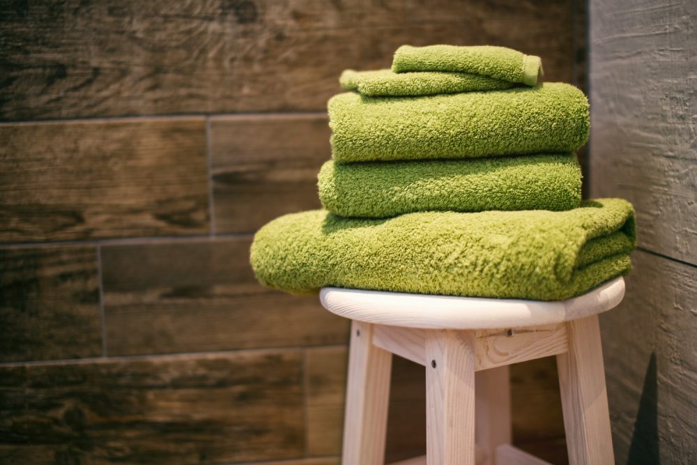 Лайфхаки, как стирать полотенца, чтобы они были чистыми и пушистыми