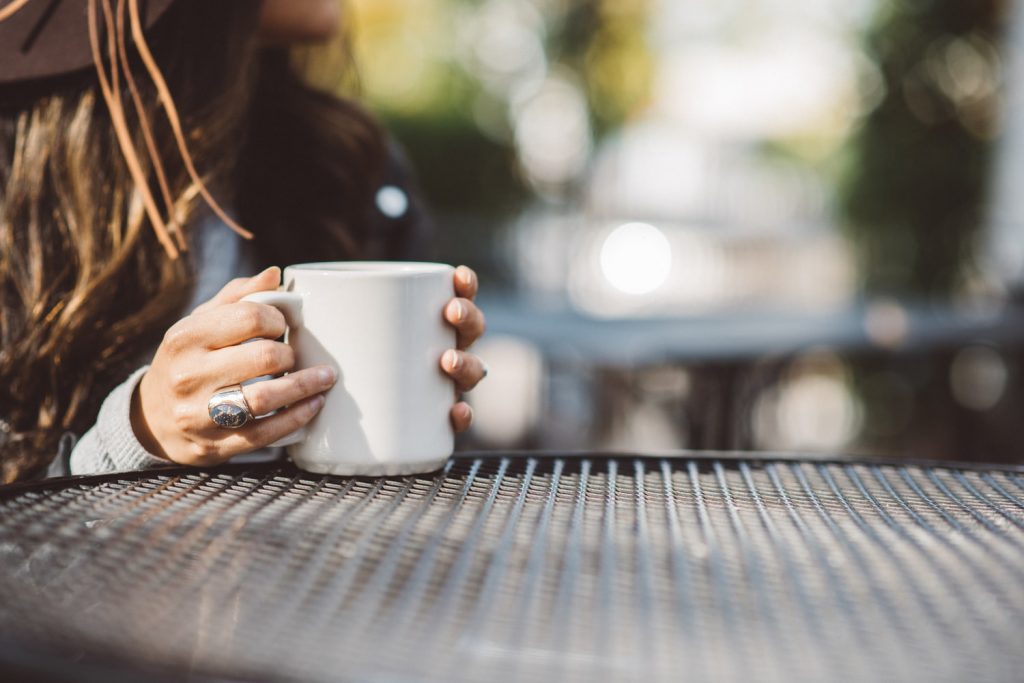 Чай или кофе: диетолог объясняет, что полезно для здоровья