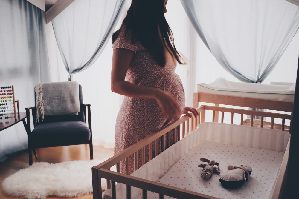 Доктор Комаровский рассказал, стоит ли беременным волноваться по поводу риска COVID-19