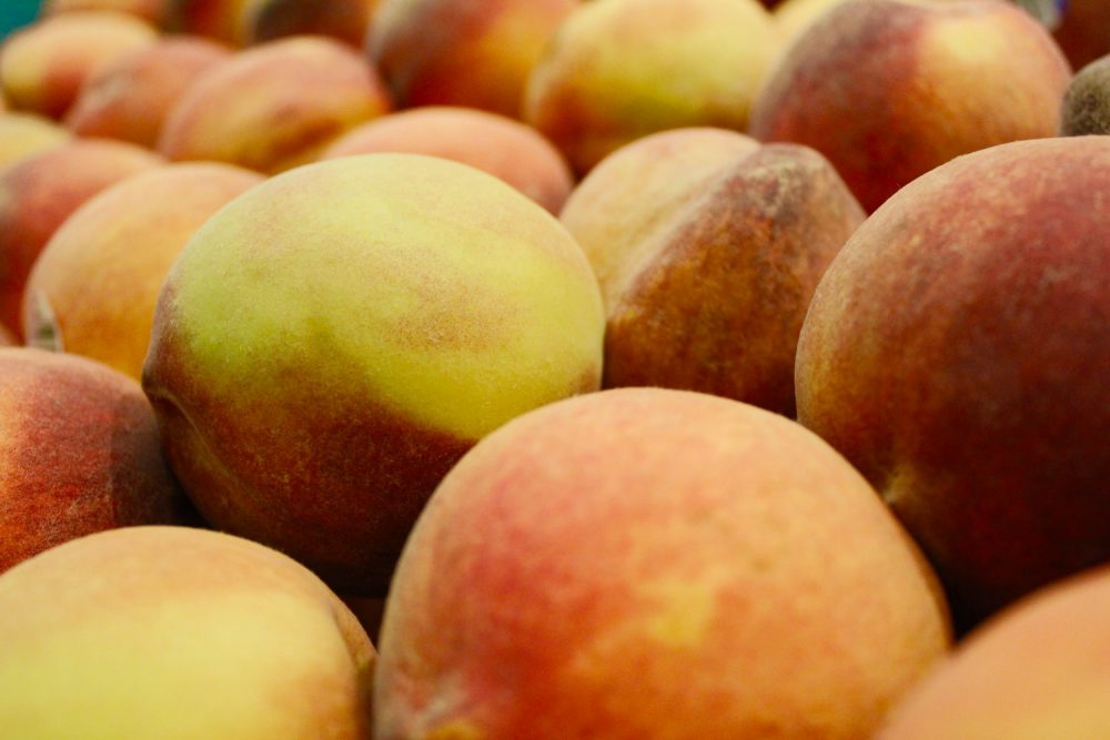 В них есть витамин С? 5 веских поводов полюбить персики