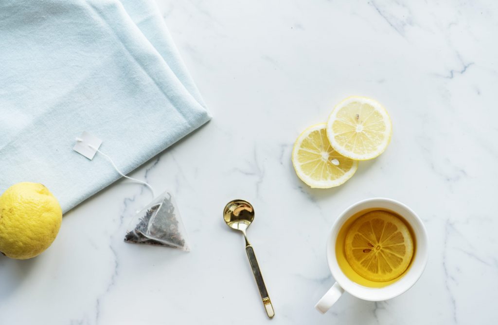 Рецепты лимонного чая, которые ускорят метаболизм (и сжигание калорий)