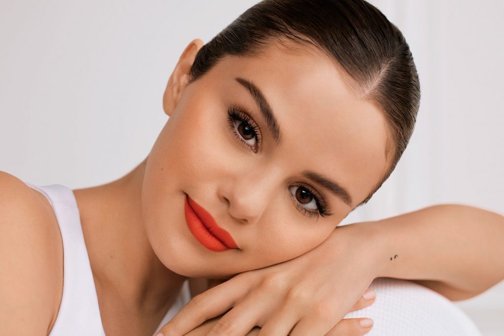 Селена Гомес запустила собственный бренд косметики