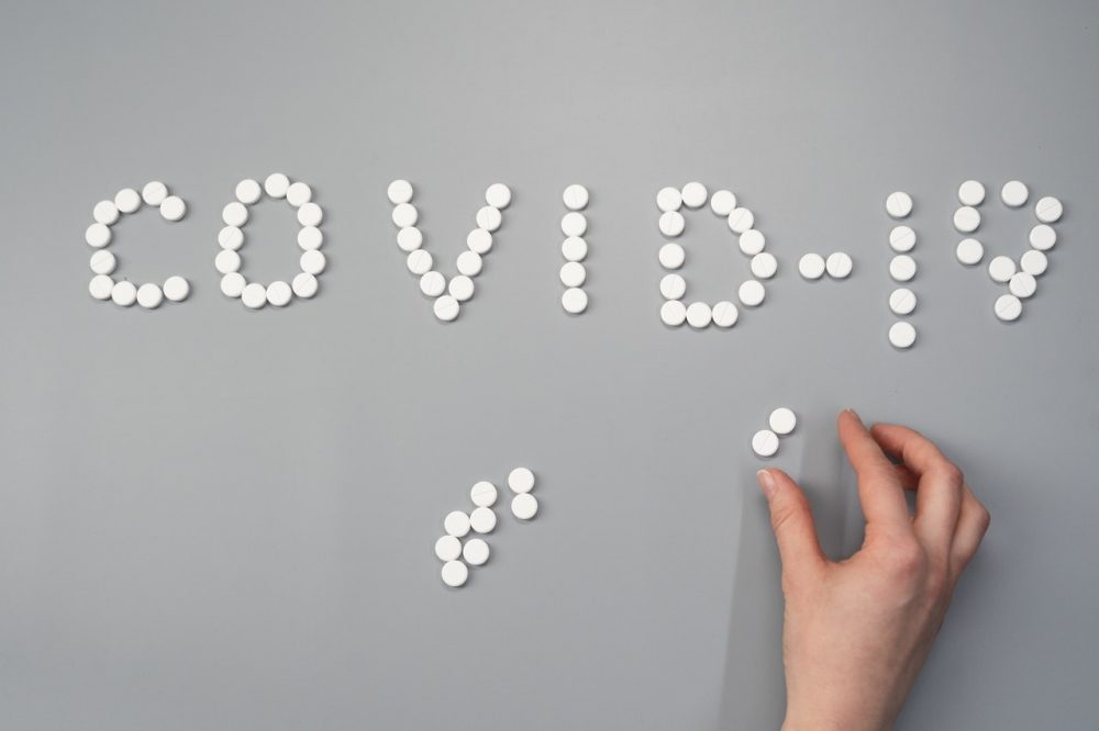 5 распространённых мифов о лечении COVID-19, опровергнутых врачами