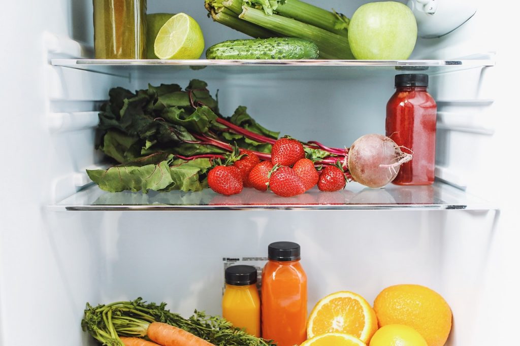 Простая хитрость с хранением продуктов в холодильнике, которая сэкономит вам деньги