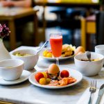 Как отказ от завтрака влияет на продолжительность жизни человека