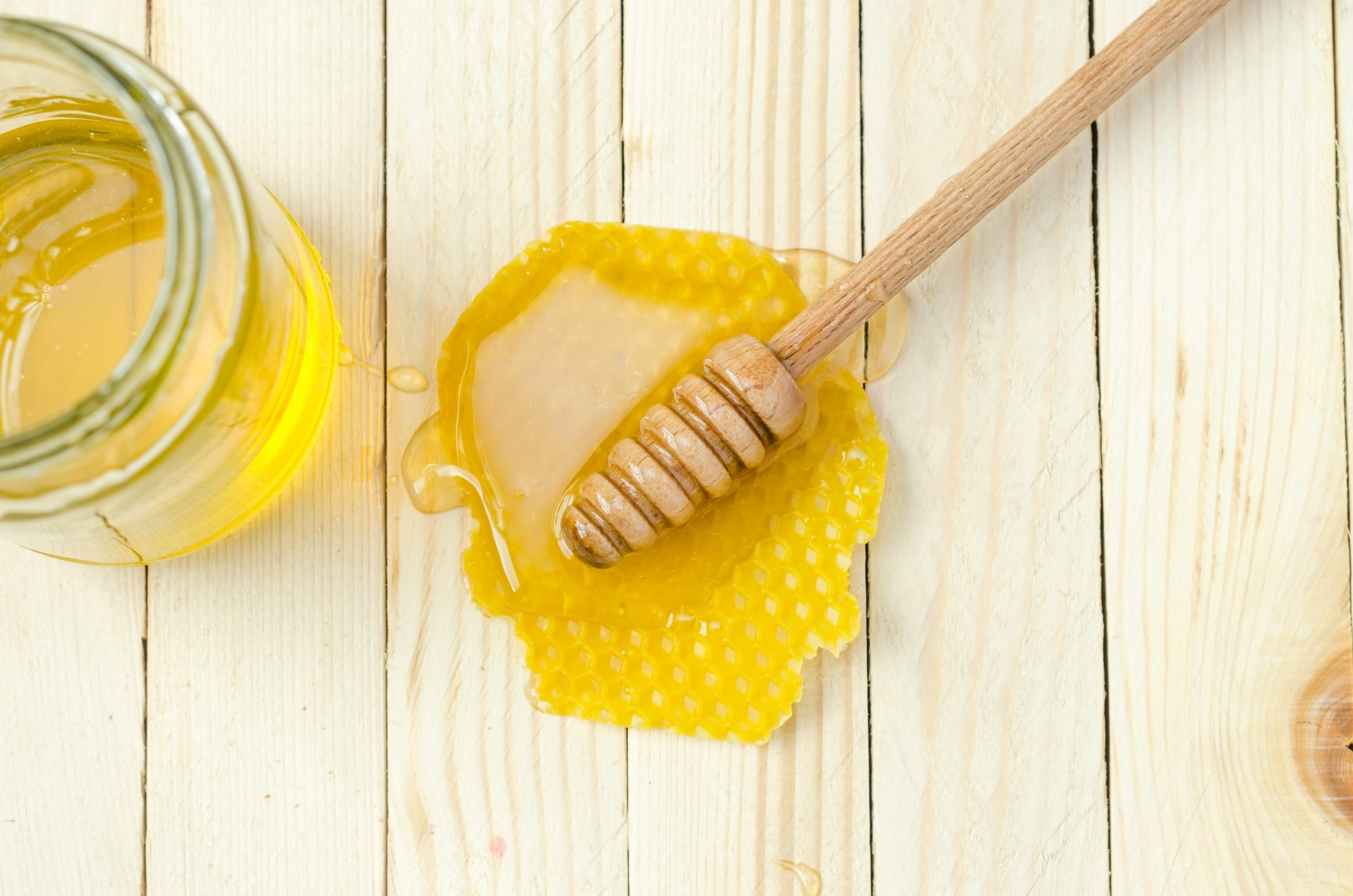 Простые способы определить, натуральный ли мед или поддельный