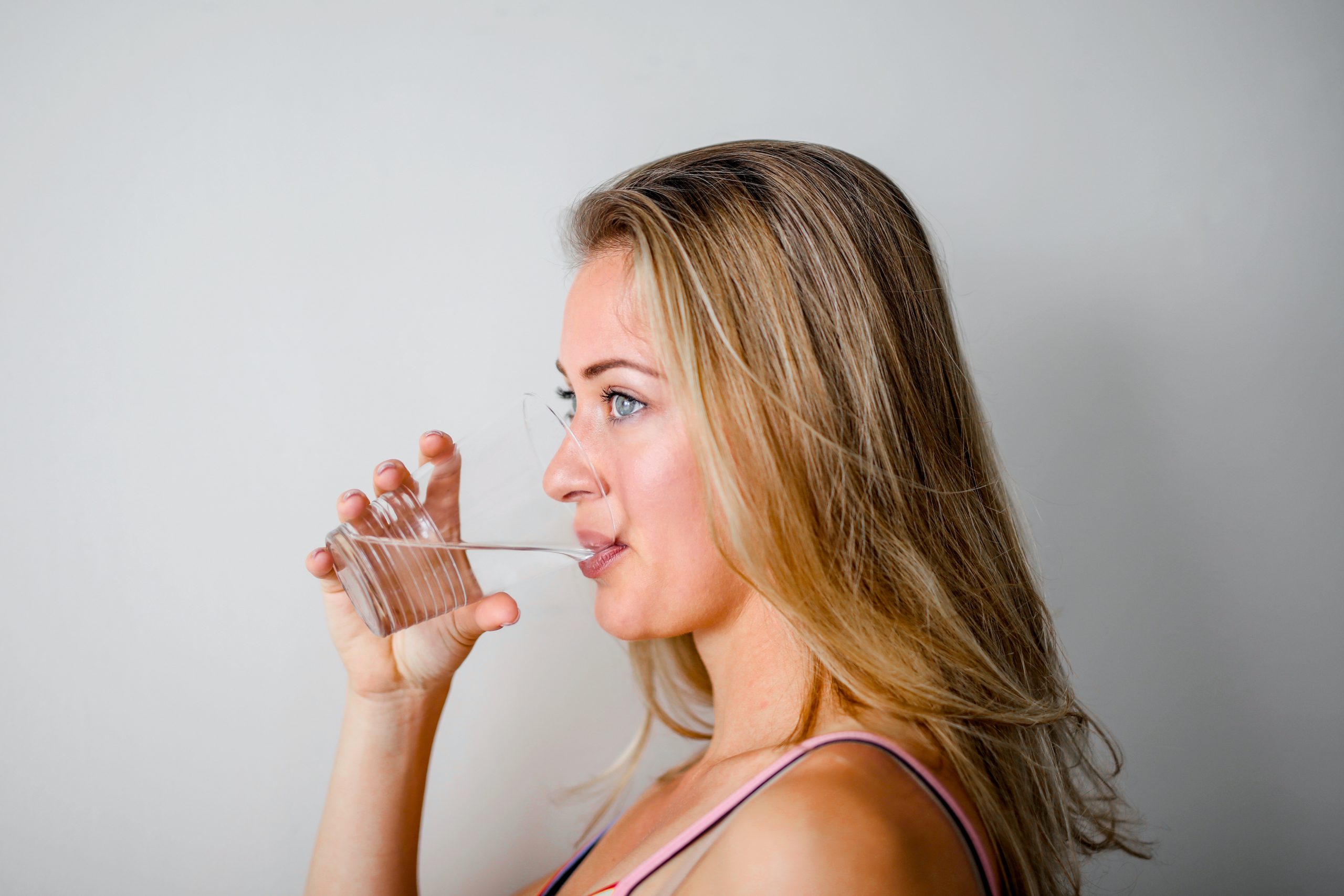 Питьё тёплой воды со следующим ингредиентом натощак упрощает похудение