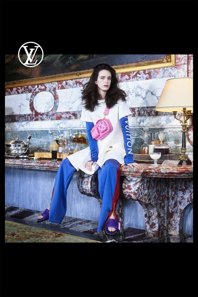 Шорты, яркие юбки и нова база: что показали Louis Vuitton в новой линейке
