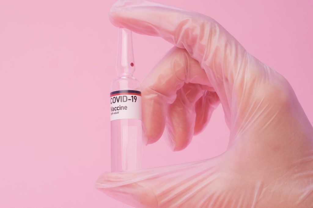 Можно ли делать прививку, если вы уже инфицированы COVID-19?