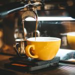 Эксперт назвал самый здоровый (и простой) способ пить кофе