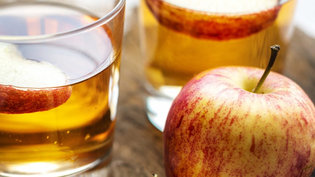 В какое время пить яблочный уксус, чтобы он помог пищеварению: советы гастроэнтеролога