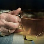Неожиданный чай, который некоторые врачи предлагают для борьбы с COVID-19