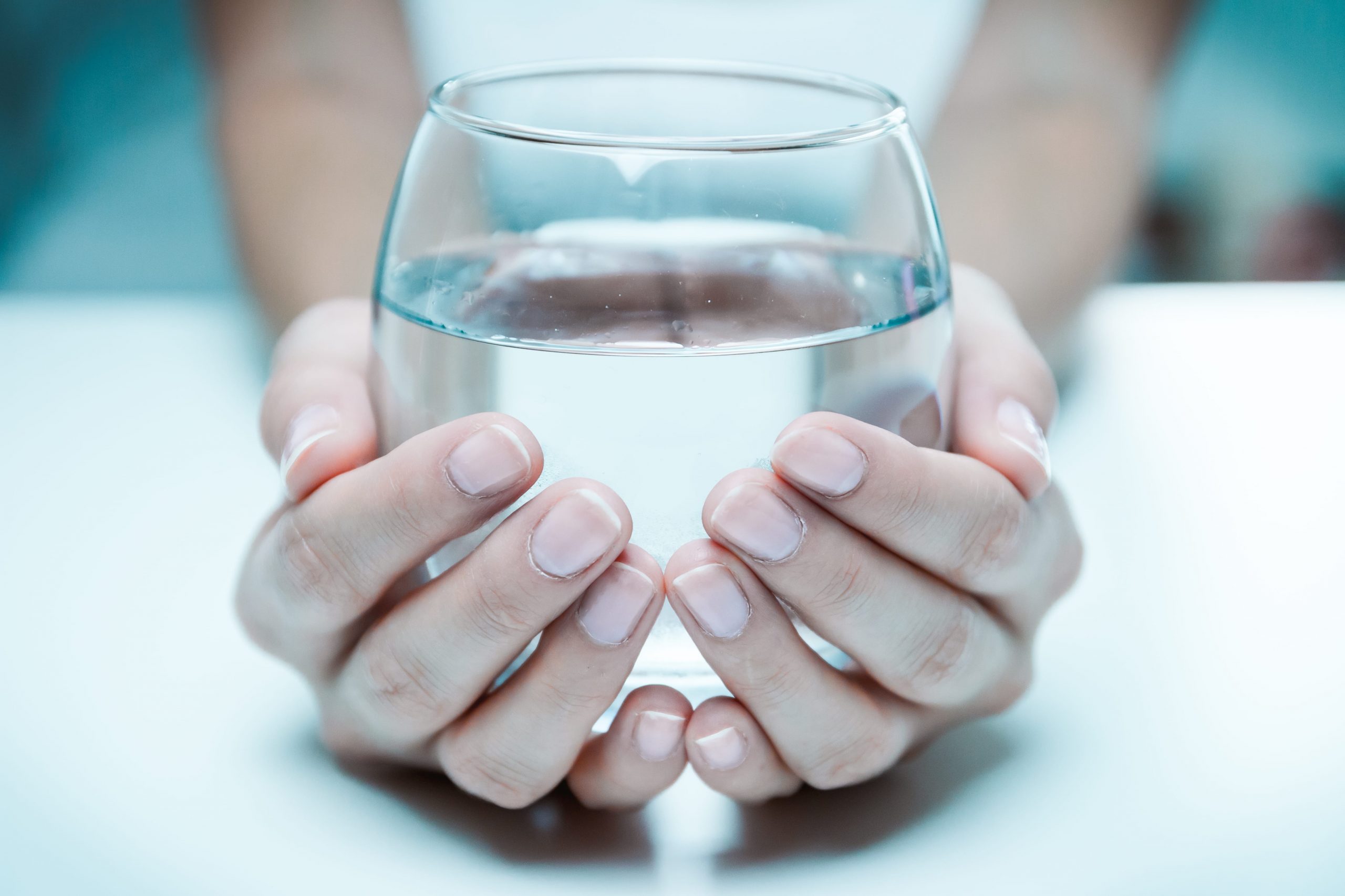 Питьё следующей воды увеличивает риск болезни Паркинсона