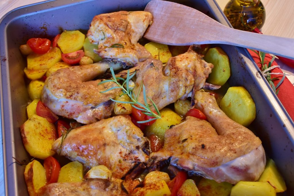 Простой рецепт курицы в духовке за 30 минут для сытного ужина