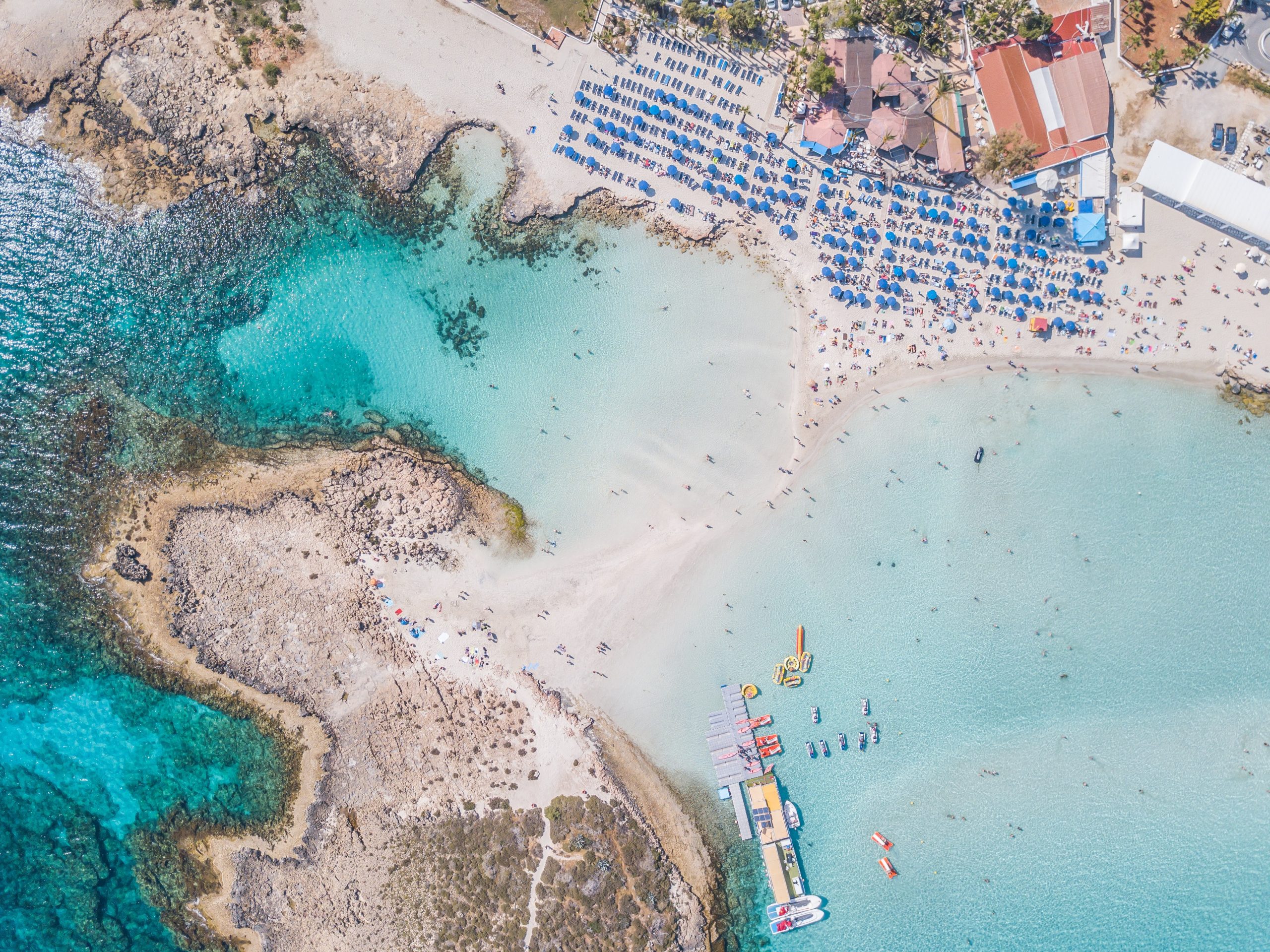 Летняя погода, чистые пляжи и другие причины отправиться на Кипр в ближайшее время