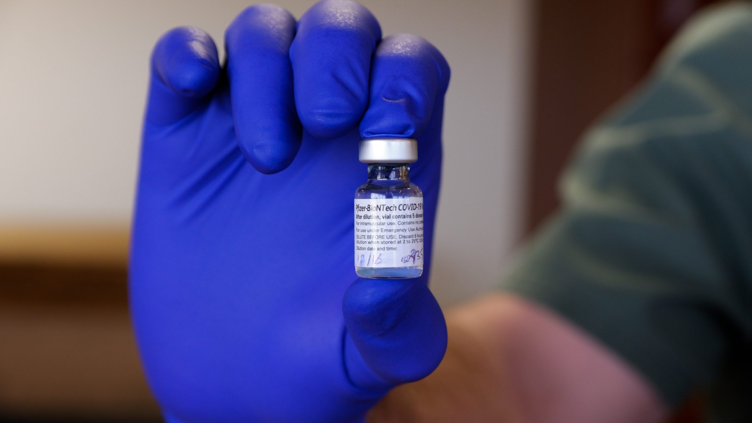 Компания Pfizer сделала неожиданное крупное объявление о своей вакцине