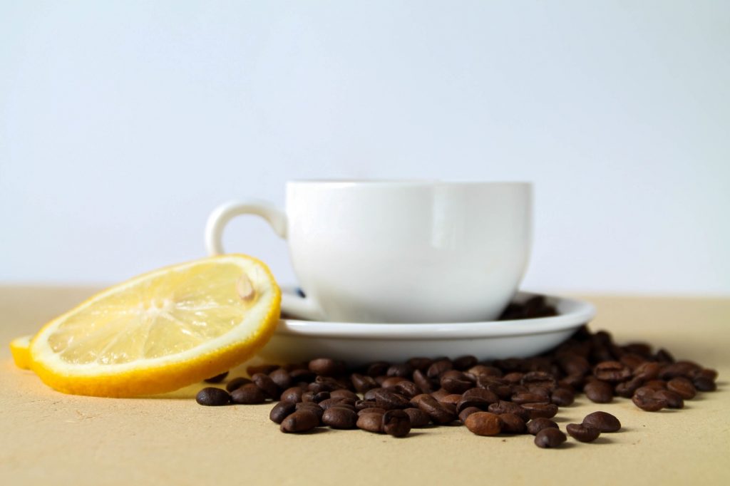 Тренд TikTok: лимонный сок с кофе пьют для того, чтобы сбросить вес