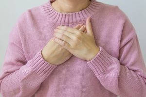 Учащённое сердцебиение: признаки, что всё серьёзно и пора обратиться к врачу
