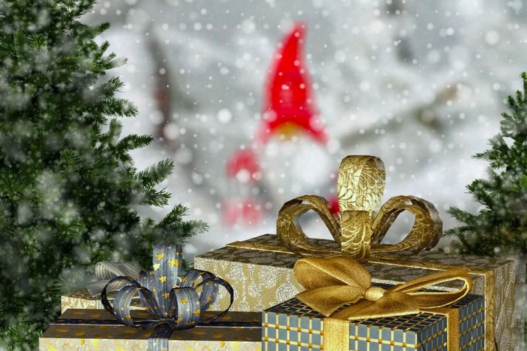 4 универсальных подарков, которые можно преподнести коллеге на Новый год