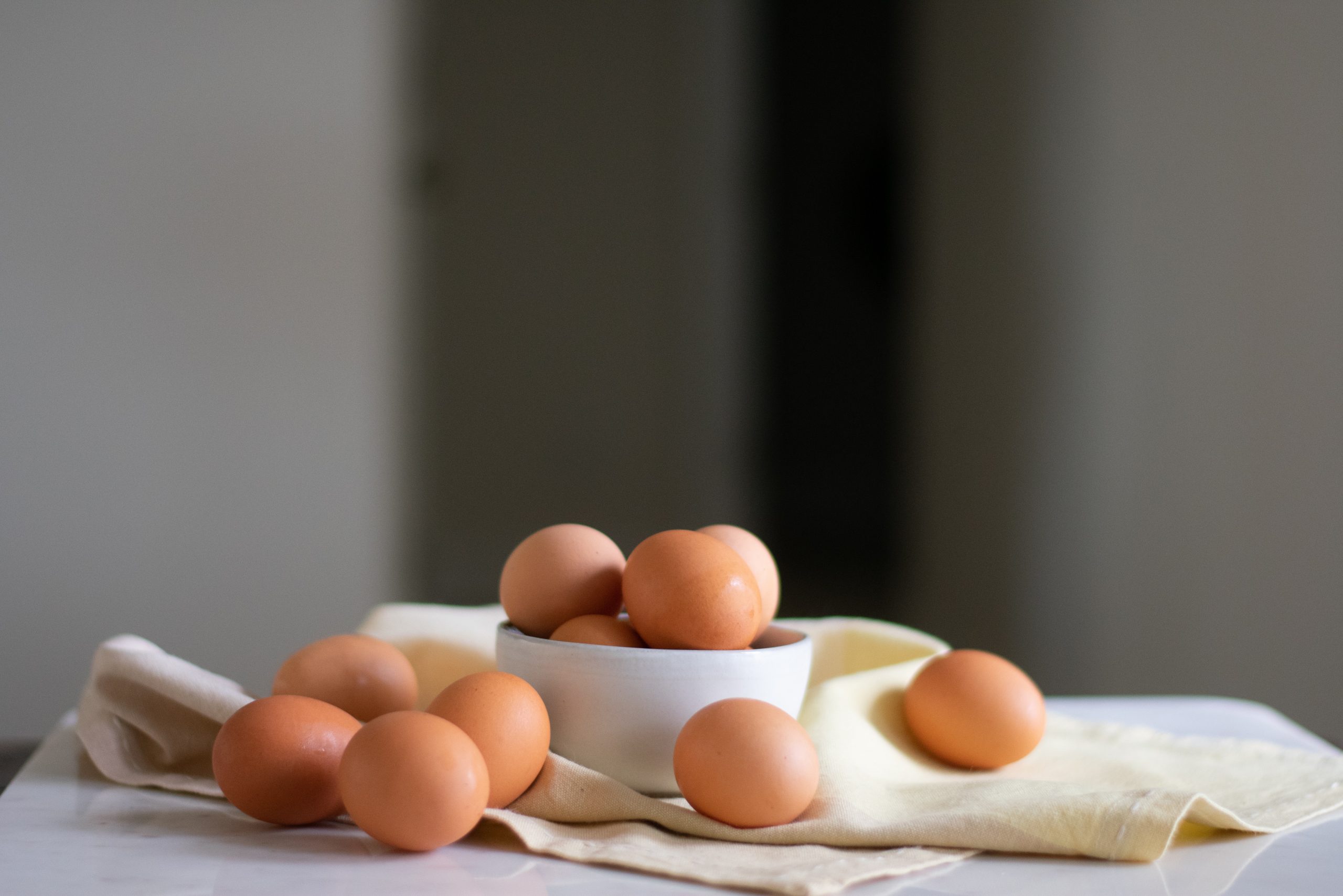 Назван наиболее вредный способ есть яйца: он знаком нам с детства