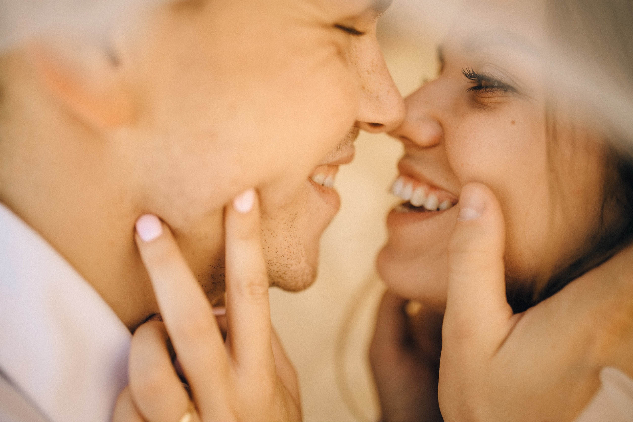 Один простой секрет счастливых браков, которому стоит следовать каждой паре