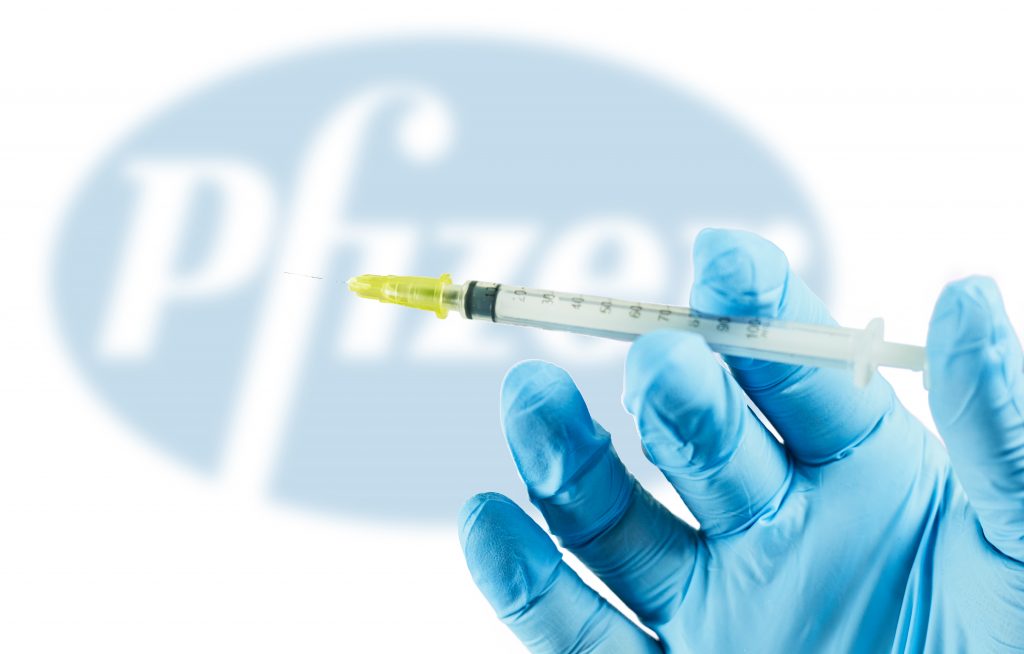 Защищает ли вакцина Pfizer от штамма коронавируса Омикрон?