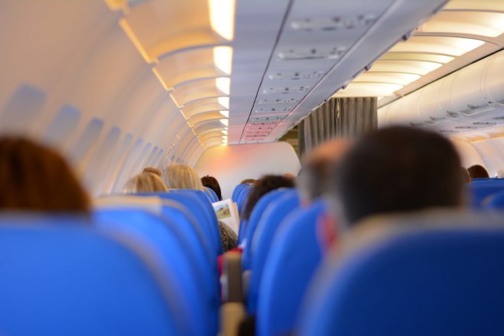 Какой звук на самолёте говорит о чрезвычайной ситуации: рассказывает стюардесса