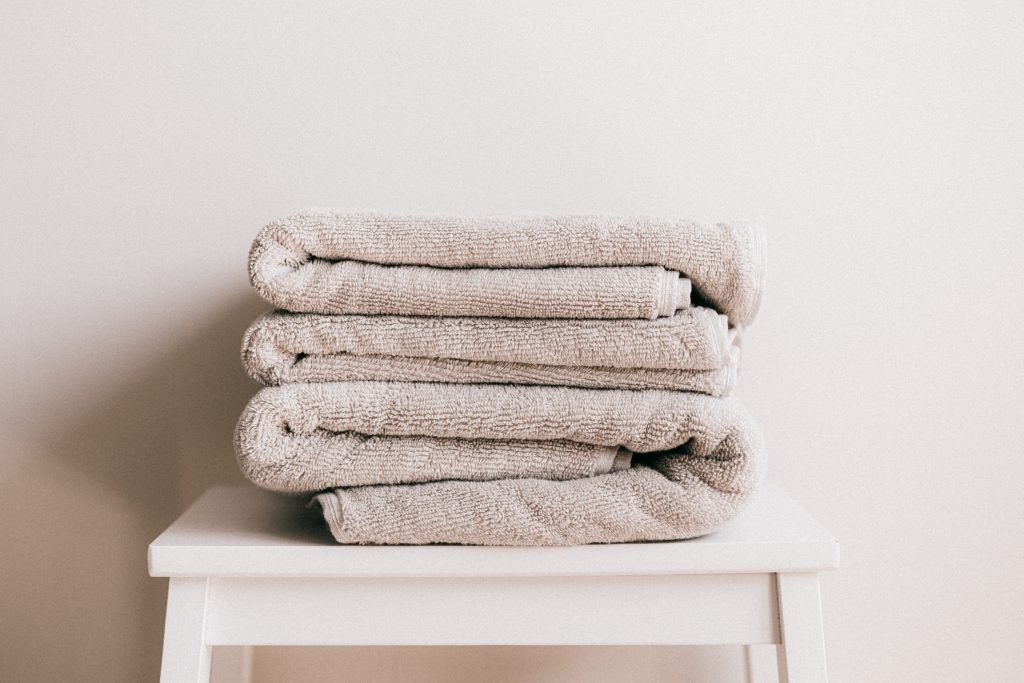 Как часто следует стирать полотенца на самом деле: отвечает дерматолог