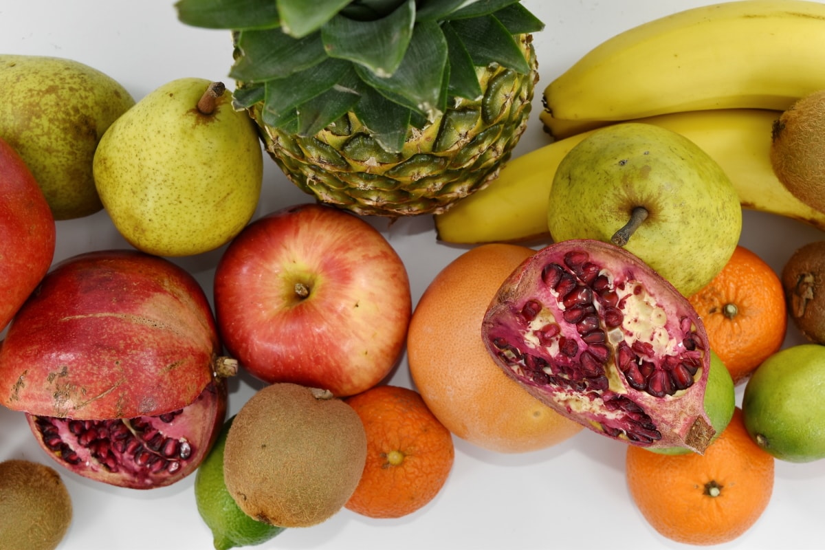 Какой фрукт не менее полезный, чем яблоко: «кто его съедает, у доктора не бывает»