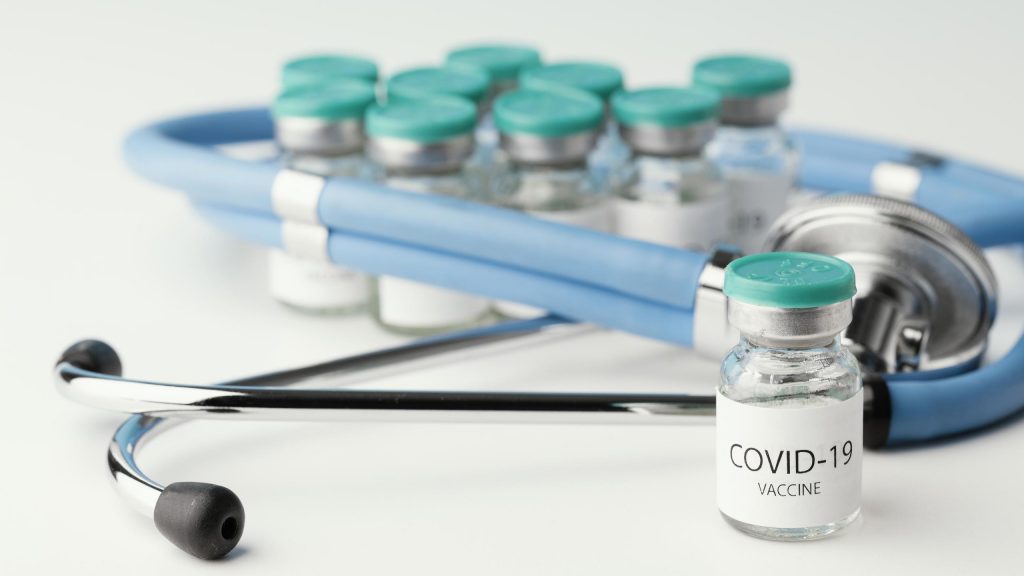 Существуют ли долгосрочные побочные эффекты вакцин против COVID-19?