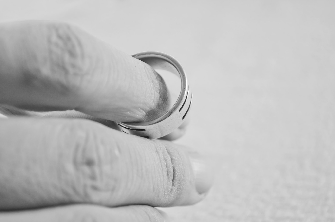 Исследование: следующая привычка увеличивает риск развода супругов на 50%