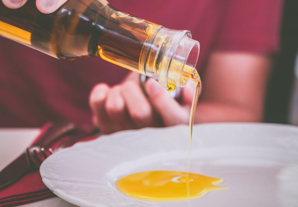 Сколько столовых ложек оливкового масла вам нужно, чтобы избежать ожирения