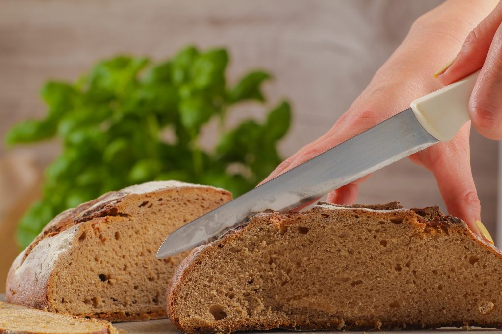 4 секрета, как правильно хранить хлеб и продлить его срок годности