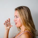 Вы должны избегать пить воду после употребления следующих продуктов