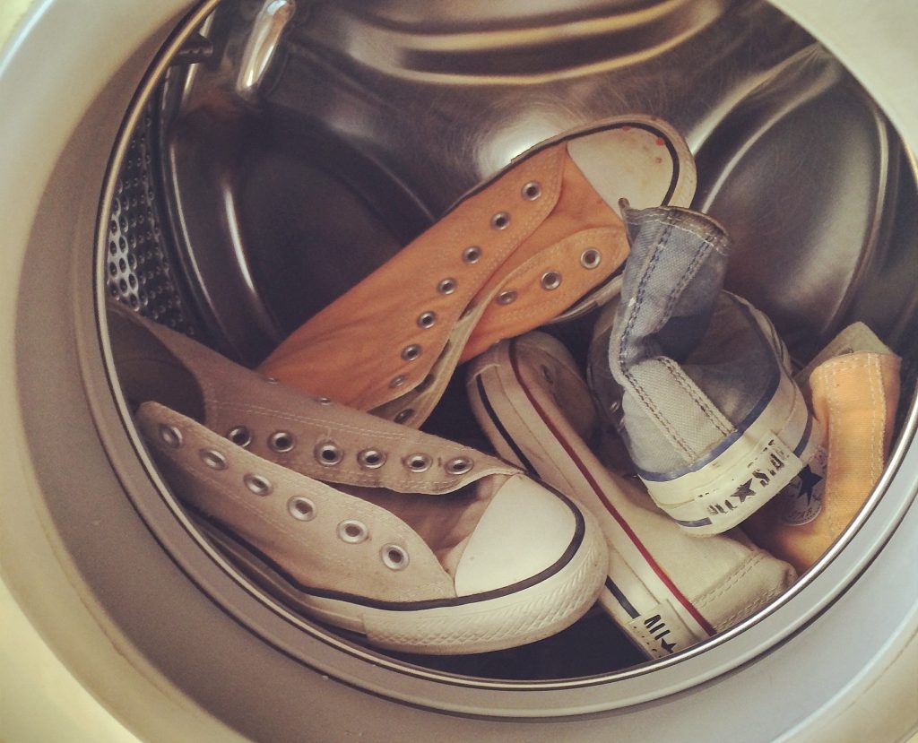 Ошибка во время стирки обуви, которая может повредить вашу стиральную машину