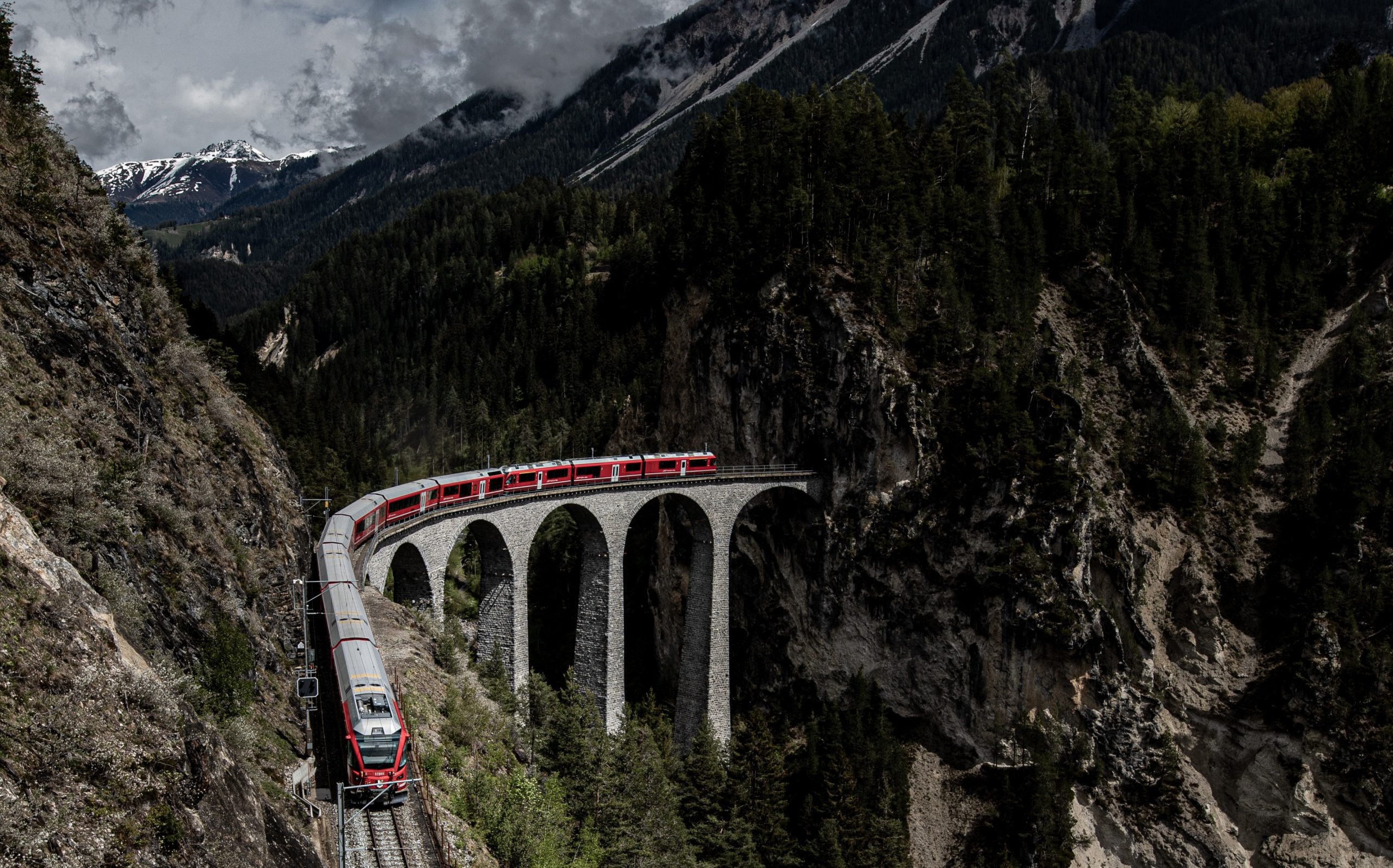 Где в Европе можно прокатиться на поезде с самыми красивыми видами из окна?