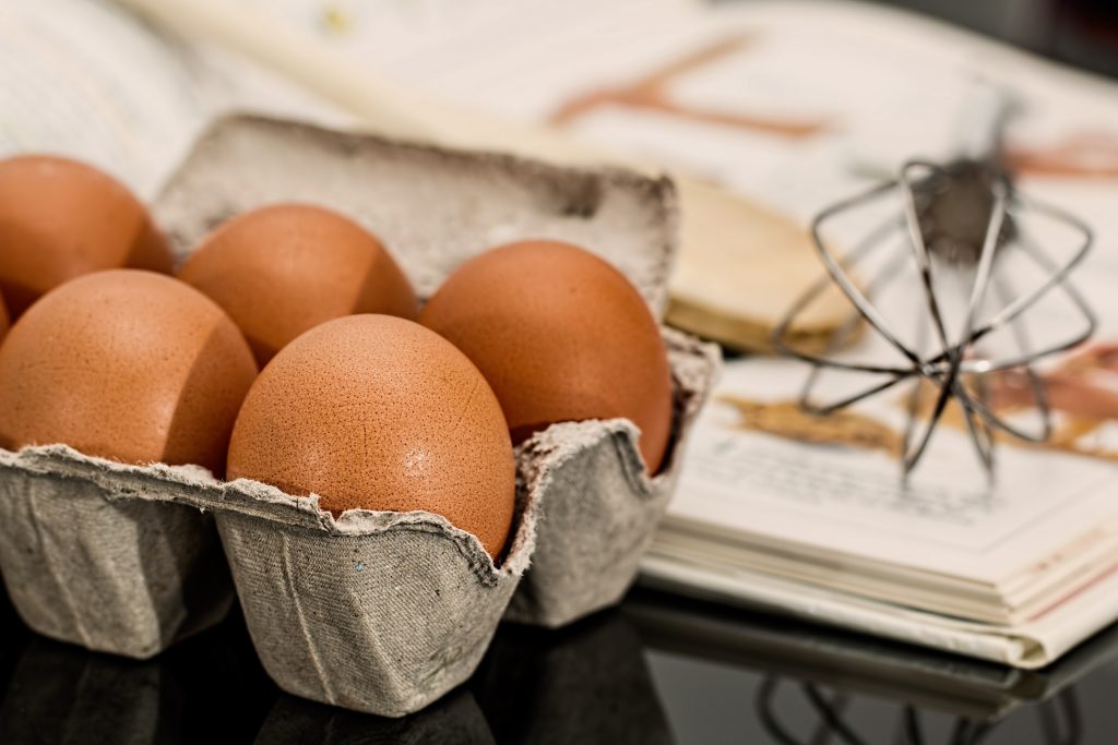 Что в действительности случится со здоровьем, если съесть просроченные яйца?