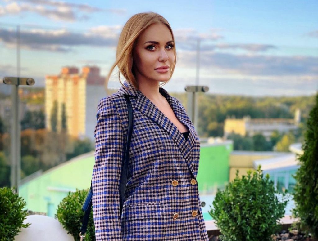 Слава Каминская выпустила свою первую украинскую песню