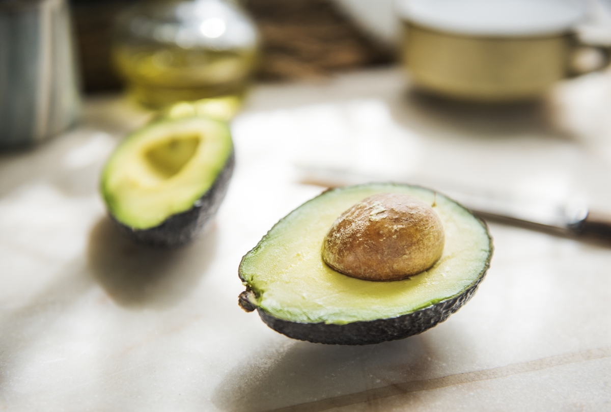Может ли простое добавление авокадо в рацион помочь похудеть: неожиданный ответ