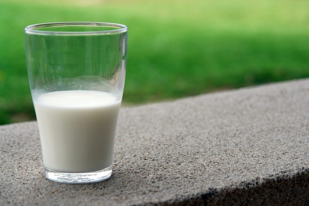 Соседи не расскажут, почему нужно поливать огород молоком: но вы будете теперь знать