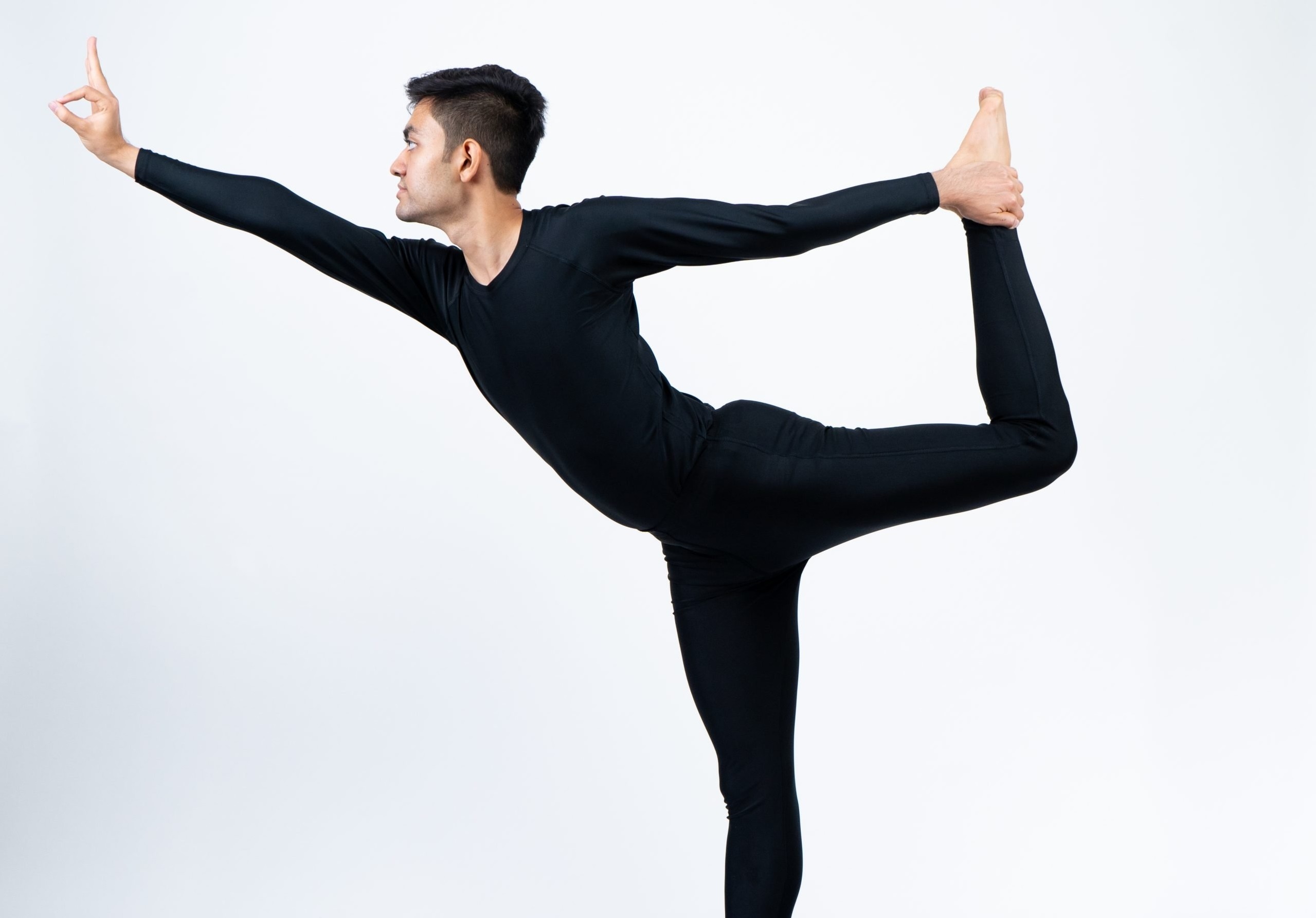 Поза йоги, которая бросит вызов вашему равновесию и прокачает мышцы кора
