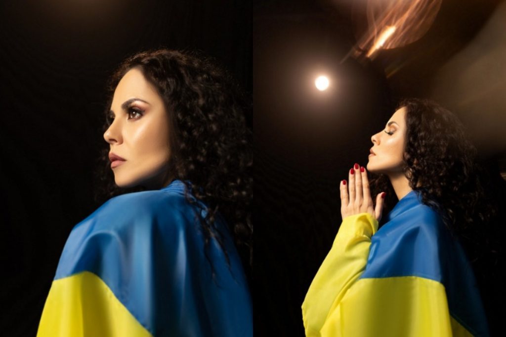 Образ дня: Настя Каменских в наряде в цветах украинского флага￼